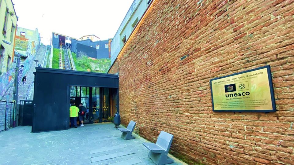 Ascensor Cordillera Ingreso Calle Serrano