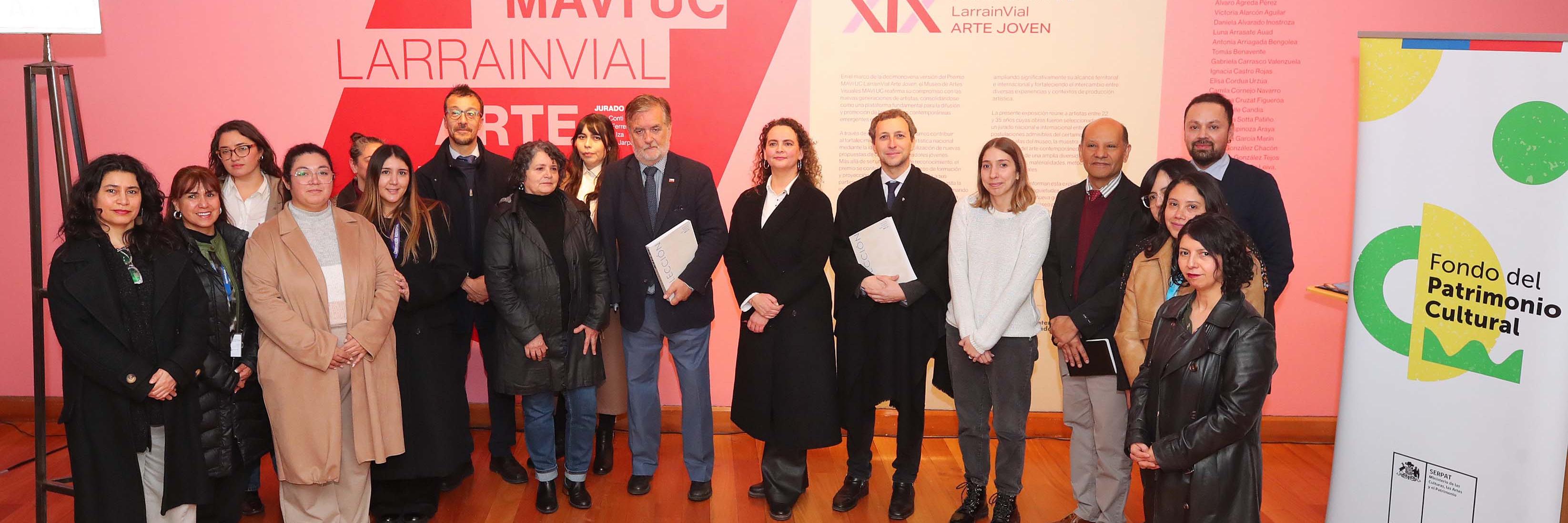 Autoridades Mincap y representantes de Museo de Artes Visuales MAVI UC y la Subdirección de Fomento y Gestión Patrimonial