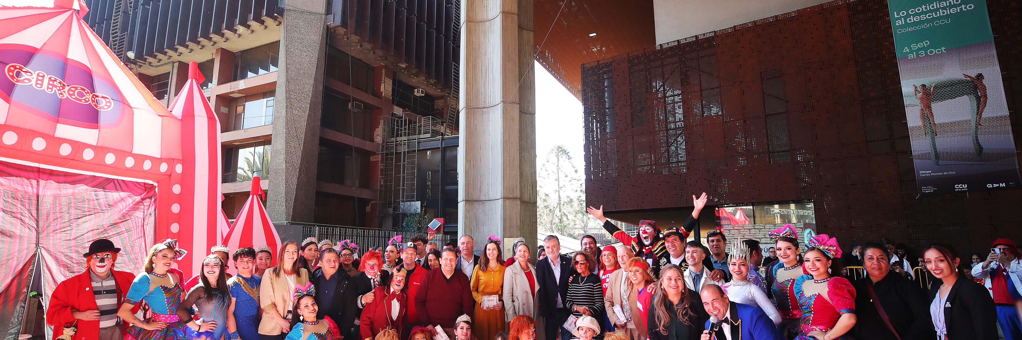 Autoridades y participantes de la Celebración del Día del Circo en el GAM