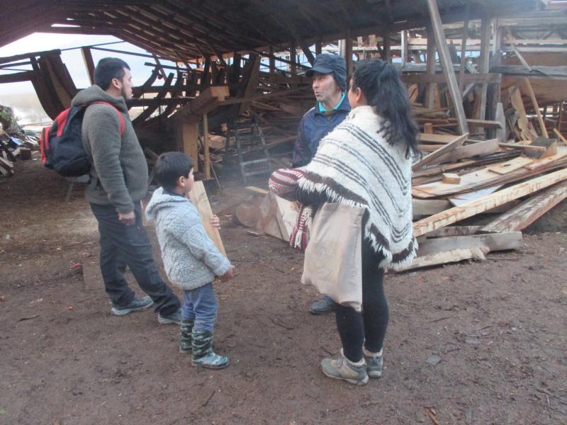 Don Benito Villanueva conversa con una familia de Corral, en el marco de la visita de la delegación gestionada por SUBPO en el marco del Día del Patrimonio Cultural 2019