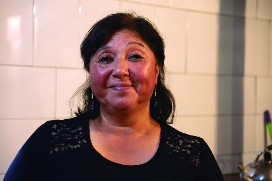 Retrato Eliana Levicoy Mancilla, familia Castillo Levicoy, colaboradora activa de la creación de la tejuela, Coyhaique,07.02.24, Fotógrafa Susana Villar