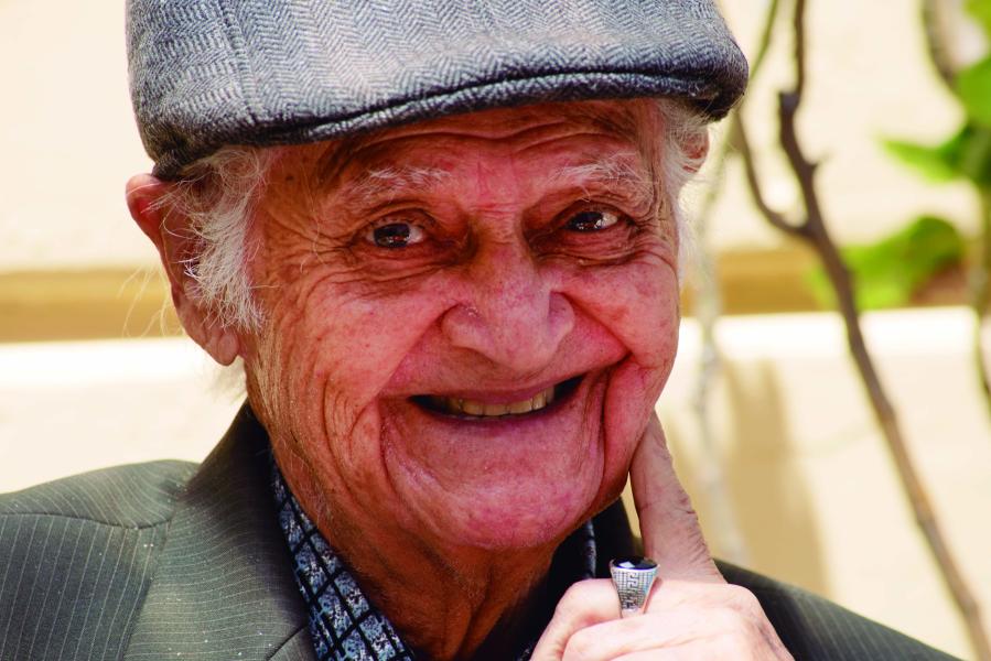 Retrato de Juan Saavedra, Músico de la Bohemia Porteña,Valparaíso,16.01.24 Fotógrafa_ Susana Villar
