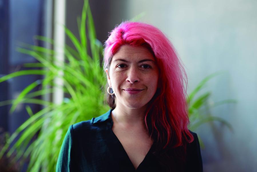 Retrato de Kennya Comesaña Vera, para documental de la Música Bohemia del puerto, THV, Valparaíso, 18.01.24, Fotógrafa Susana Villar