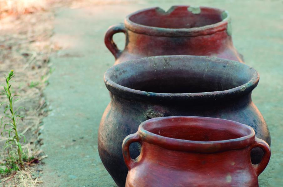 Obras generacionales de madre y abuela de María Mónica Vielma Vielma, Quinchamalí, 2.2.24. Fotógrafa Susana Villar