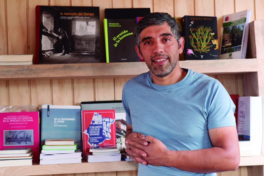 Retrato Carlos Castillo Levicoy, THV, 7.02.24, Fotógrafa Susana Villar